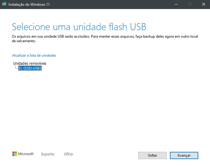 Vea si su memoria USB es reconocida y haga clic en Siguiente para instalar Windows 11